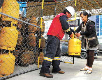 Bolivia busca producir garrafas, geomembranas y tubos de alcantarilla de polietileno