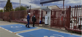 Inauguran la primera estación de recarga para vehículos eléctricos en El Alto
