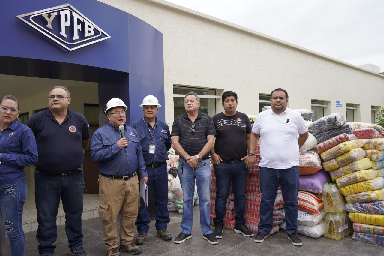 YPFB entrega siete toneladas de víveres para damnificados de incendios y sequía