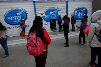 Atención al cliente en oficinas de Entel, La Paz. (Foto: Wara Vargas)