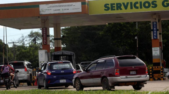 YPFB: La subvención aumenta porque sale combustible vía contrabando