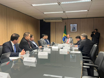 Bolivia y Brasil negocian un plan de inversiones para exploración en el sector petrolero